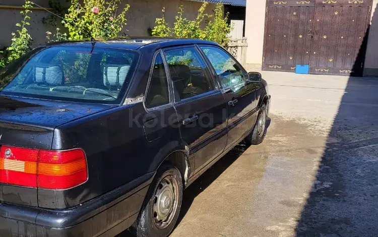 Volkswagen Passat 1994 годаfor1 100 000 тг. в Шымкент