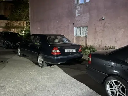 Mercedes-Benz C 280 1995 года за 1 800 000 тг. в Алматы – фото 3