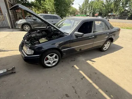 Mercedes-Benz C 280 1995 года за 1 800 000 тг. в Алматы – фото 5