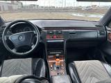 Mercedes-Benz E 320 1995 годаfor2 600 000 тг. в Атырау – фото 5
