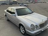 Mercedes-Benz E 230 1997 года за 2 650 000 тг. в Караганда