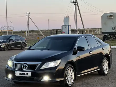 Toyota Camry 2014 года за 9 800 000 тг. в Актобе – фото 5