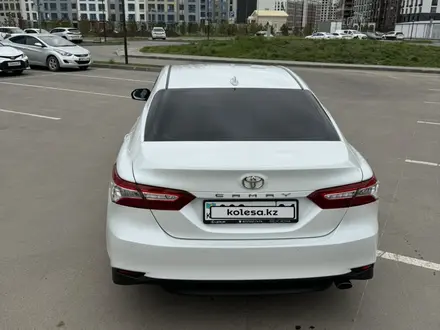 Toyota Camry 2021 года за 17 800 000 тг. в Астана – фото 7