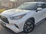 Toyota Highlander 2022 года за 26 900 000 тг. в Алматы – фото 3