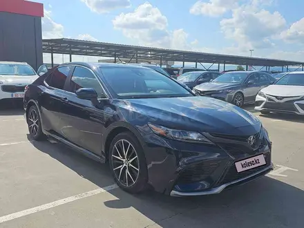 Toyota Camry 2021 года за 8 000 000 тг. в Алматы – фото 3