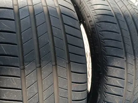 245/45/19 Bridgestone за 110 000 тг. в Алматы – фото 2