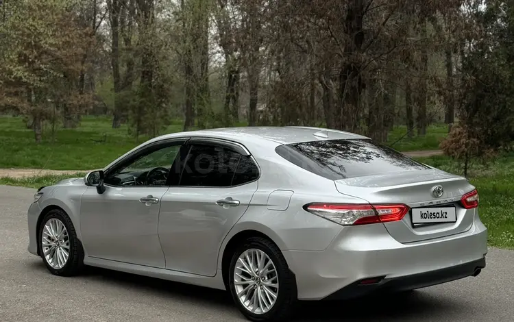 Toyota Camry 2018 года за 12 800 000 тг. в Тараз