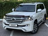 Toyota Land Cruiser 2017 года за 32 700 000 тг. в Караганда