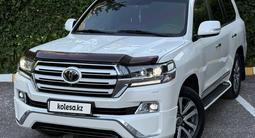 Toyota Land Cruiser 2017 года за 32 700 000 тг. в Караганда