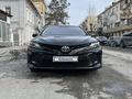 Toyota Camry 2021 года за 13 600 000 тг. в Семей – фото 2