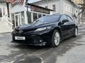 Toyota Camry 2021 года за 13 600 000 тг. в Семей