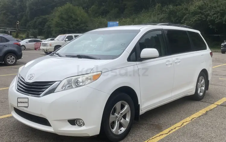 Toyota Sienna 2013 годаүшін8 500 000 тг. в Актобе