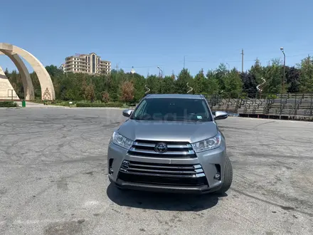 Toyota Highlander 2018 года за 20 000 000 тг. в Шымкент – фото 2