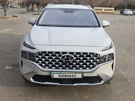 Hyundai Santa Fe 2022 года за 15 200 000 тг. в Караганда