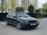 Volkswagen Golf 1995 года за 950 000 тг. в Алматы