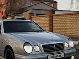 Mercedes-Benz E 55 AMG 1996 годаfor3 300 000 тг. в Караганда – фото 3