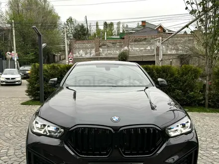 BMW X6 2022 года за 50 000 000 тг. в Алматы – фото 4