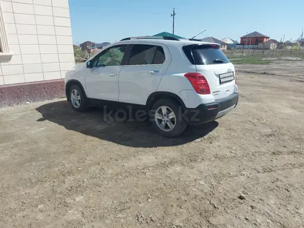 Chevrolet Tracker 2014 года за 4 200 000 тг. в Атырау – фото 4