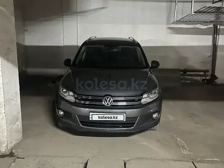 Volkswagen Tiguan 2012 года за 8 350 000 тг. в Астана – фото 2