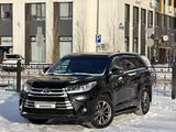Toyota Highlander 2018 года за 16 500 000 тг. в Астана – фото 2