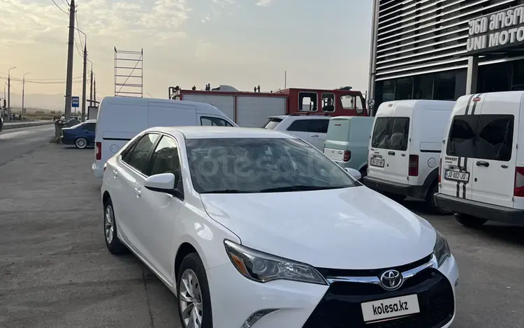 Toyota Camry 2015 года за 5 200 000 тг. в Атырау