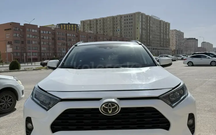 Toyota RAV4 2020 года за 15 000 000 тг. в Актау