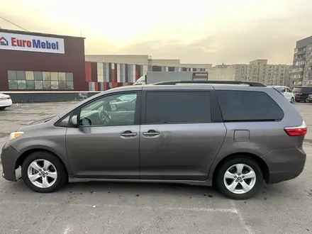 Toyota Sienna 2018 года за 12 500 000 тг. в Алматы – фото 4