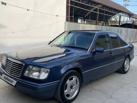 Mercedes-Benz E 220 1993 года за 2 800 000 тг. в Кызылорда – фото 6