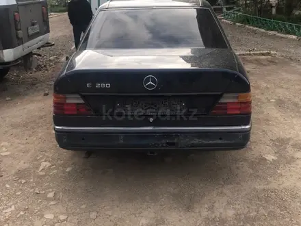 Mercedes-Benz E 260 1992 года за 900 000 тг. в Кокшетау – фото 2