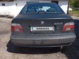 BMW 523 1997 года за 2 700 000 тг. в Караганда – фото 4