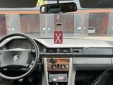 Mercedes-Benz E 260 1989 годаүшін620 000 тг. в Атырау – фото 2