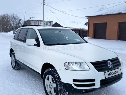 Volkswagen Touareg 2006 года за 6 500 000 тг. в Астана – фото 3