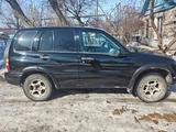 Chevrolet Tracker 2001 года за 2 500 000 тг. в Уральск – фото 2
