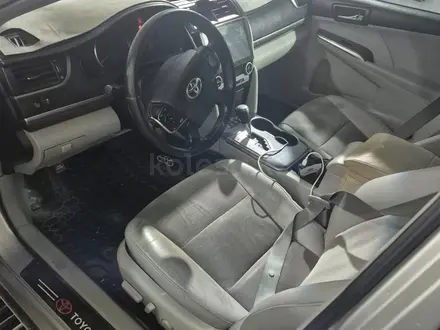 Toyota Camry 2013 года за 8 500 000 тг. в Актобе – фото 10