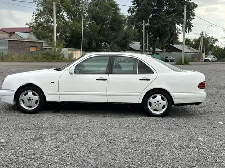 Mercedes-Benz E 280 1996 года за 1 990 000 тг. в Караганда – фото 5