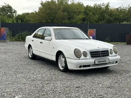 Mercedes-Benz E 280 1996 года за 1 990 000 тг. в Караганда – фото 7