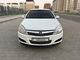 Opel Astra 2010 года за 1 800 000 тг. в Актау – фото 2