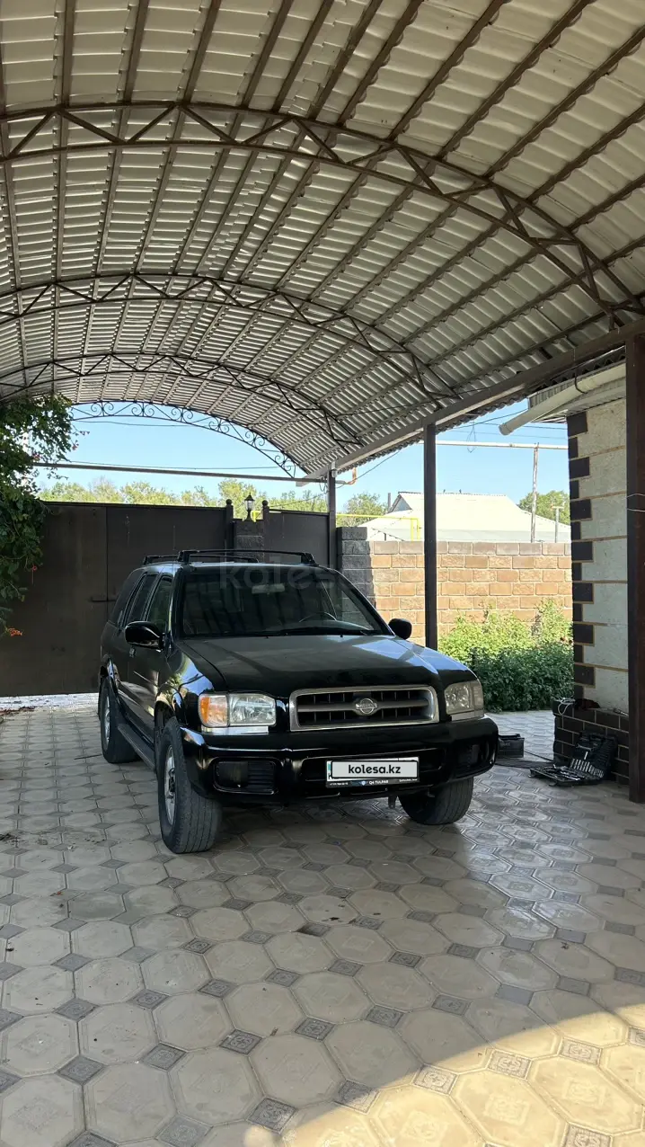 Nissan Pathfinder, 2001