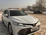 Toyota Camry 2018 года за 14 500 000 тг. в Алматы – фото 4