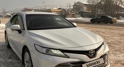 Toyota Camry 2018 года за 14 500 000 тг. в Алматы – фото 4