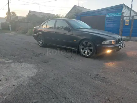 BMW 528 1997 года за 2 300 000 тг. в Караганда – фото 2