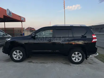 Toyota Land Cruiser Prado 2014 года за 16 500 000 тг. в Атырау – фото 2