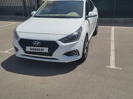 Hyundai Accent 2019 года за 7 800 000 тг. в Актау – фото 2