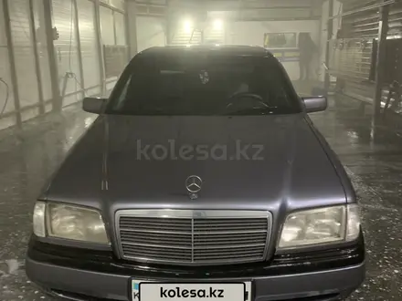 Mercedes-Benz C 180 1994 года за 2 400 000 тг. в Павлодар