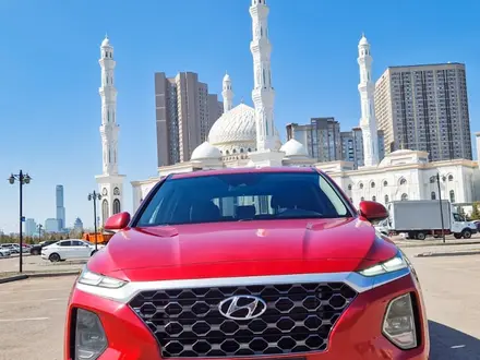 Hyundai Santa Fe 2019 года за 11 900 000 тг. в Астана