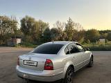 Volkswagen Passat 2004 года за 2 800 000 тг. в Уральск – фото 3