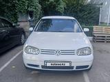Volkswagen Golf 2003 годаүшін2 100 000 тг. в Алматы
