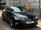 Hyundai Elantra 2019 годаүшін8 500 000 тг. в Алматы