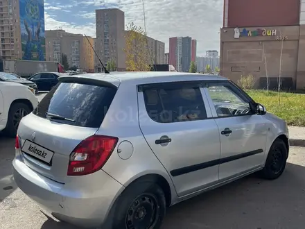 Skoda Fabia 2008 года за 1 400 000 тг. в Астана – фото 2