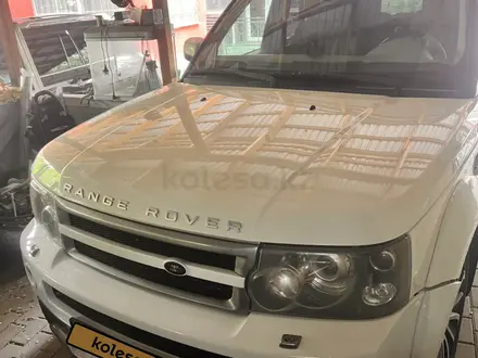 Land Rover Range Rover Sport 2006 года за 5 400 000 тг. в Алматы – фото 3